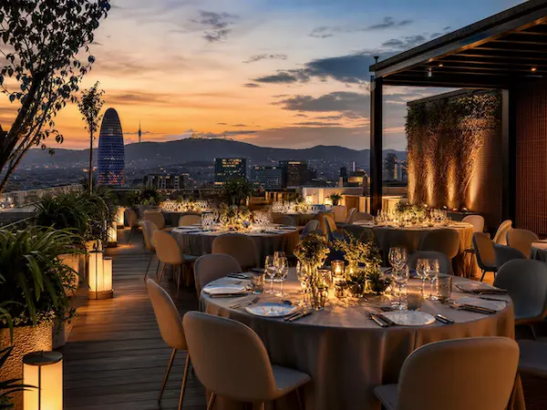 Espacio exclusivo para una cena de empresa